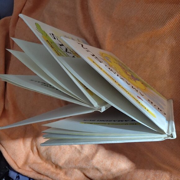 Lot Of 2 The Question And Answer Book Our Amazing Sun & Amazing World Of Animals - Picture 8 of 8